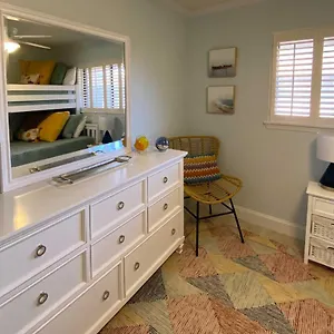 https://hilton-head-resort-getaway-walk-to-beach.top-hotels-in-savannah.com