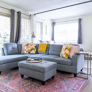 https://king-bed-studio-free-parking-patio-wfh-space.seattlehotelsites.com
