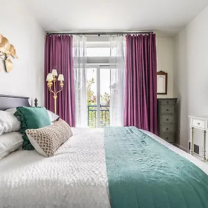 https://among-the-trees-in-belltown-w-parking.seattlehotelsites.com