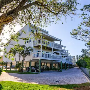https://intercoastal-beach-suite.hotelstampa.org